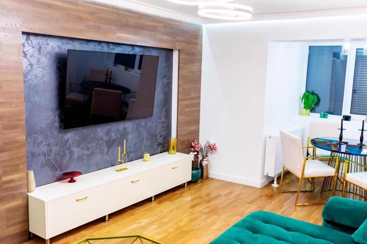 Lady Apartment