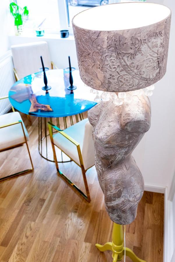 Lady Apartment